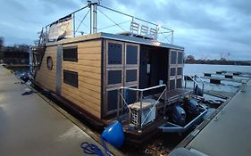 Houseboat Water King Apartament Plywajacy Dom Na Wodzie, 7 Os