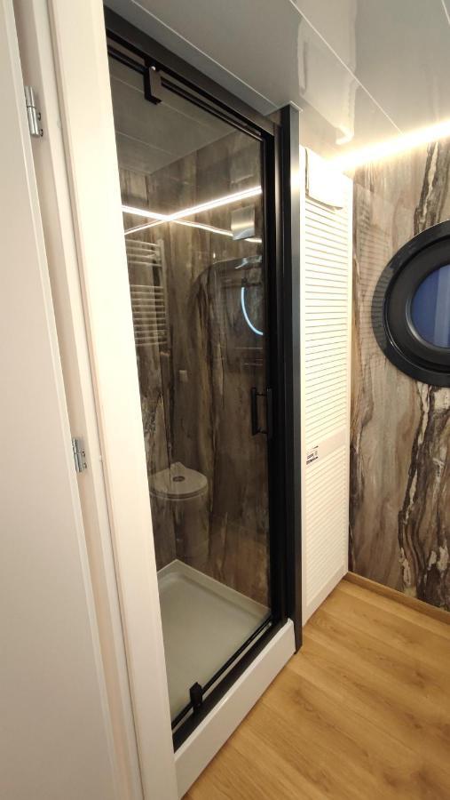 Houseboat Water King Apartament Plywajacy Dom Na Wodzie, 7 Os Wrocław Zewnętrze zdjęcie